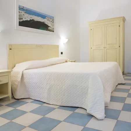 A Due Passi Dal Pizzo Hotel
